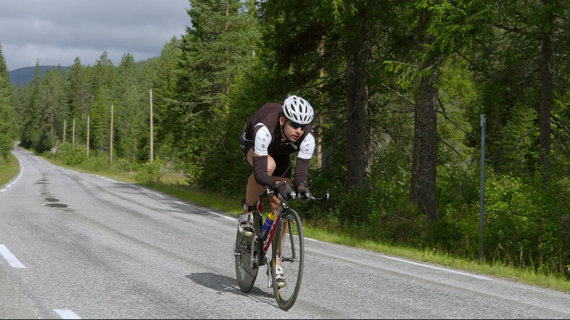 欧洲杯最佳球员：英格兰队中场球员哈里·凯恩，欧洲杯哈里凯恩几个助攻