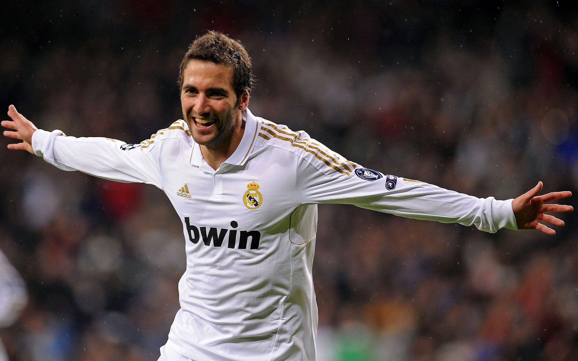 激烈对决升级，盼看最终结果谁获胜？，激烈对决的意思